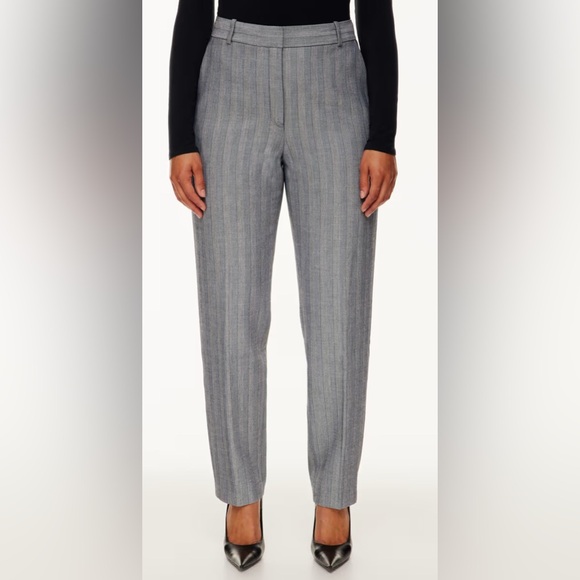 Aritzia Babaton Command Pant
Mid-rise straight-leg pants Grey Like New - Picture 7 of 15